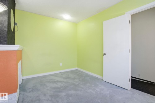 11514 92 Street, Edmonton, AB - Indoor Photo Showing Other Room