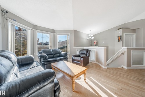 510 Wiseman Lane, Edmonton, AB - Indoor Photo Showing Living Room