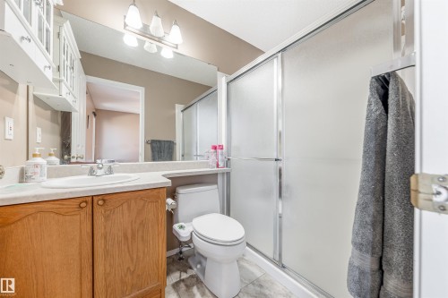 510 Wiseman Lane, Edmonton, AB - Indoor Photo Showing Bathroom