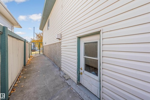 510 Wiseman Lane, Edmonton, AB - Outdoor With Exterior