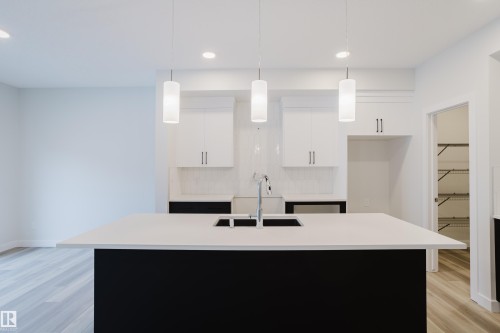 362 Bluff Cove, Leduc, AB - Indoor Photo Showing Kitchen