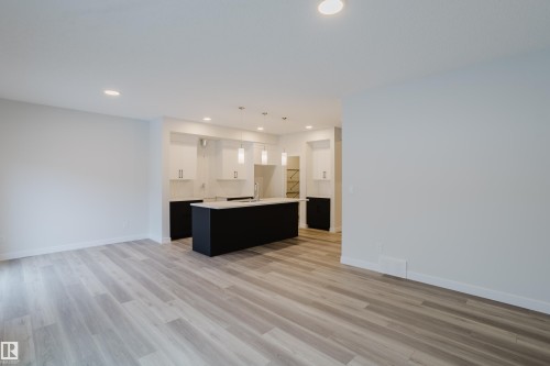 362 Bluff Cove, Leduc, AB - Indoor Photo Showing Kitchen