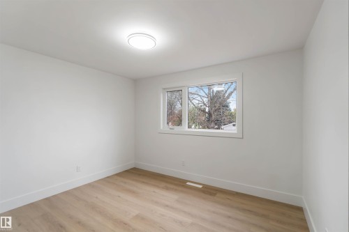 6719 95 Avenue, Edmonton, AB - Indoor Photo Showing Other Room