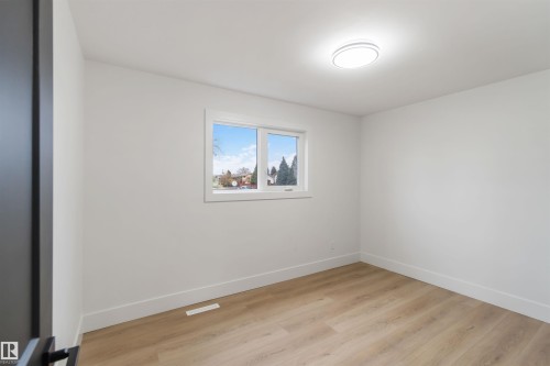 6719 95 Avenue, Edmonton, AB - Indoor Photo Showing Other Room
