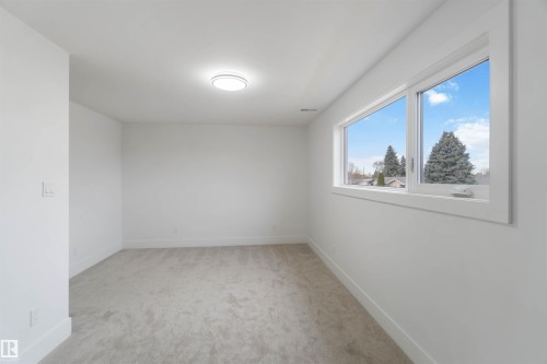 6719 95 Avenue, Edmonton, AB - Indoor Photo Showing Other Room