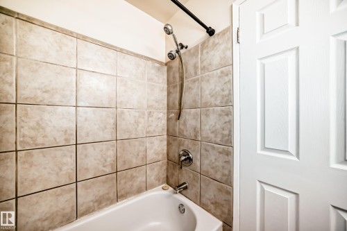 3004 132A Avenue, Edmonton, AB - Indoor Photo Showing Bathroom