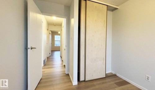 10427 24 Avenue, Edmonton, AB - Indoor Photo Showing Other Room