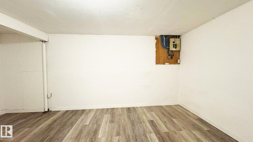 10427 24 Avenue, Edmonton, AB - Indoor Photo Showing Other Room