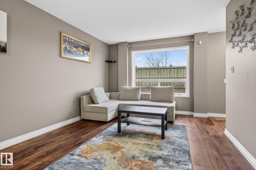 15726 141 Street Nw, Edmonton, AB - Indoor Photo Showing Living Room