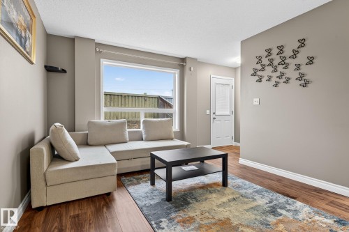 15726 141 Street Nw, Edmonton, AB - Indoor Photo Showing Living Room