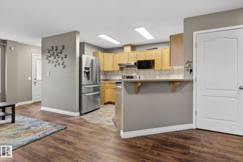 15726 141 Street Nw, Edmonton, AB - Indoor Photo Showing Kitchen With Stainless Steel Kitchen