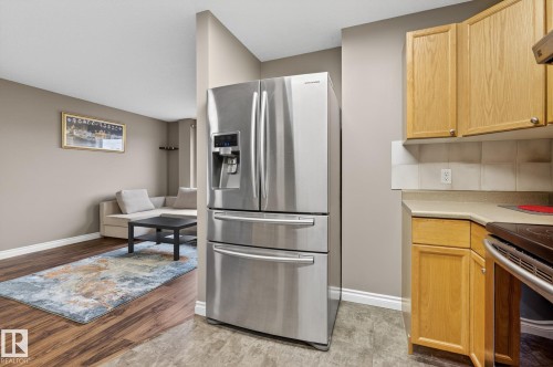 15726 141 Street Nw, Edmonton, AB - Indoor Photo Showing Kitchen
