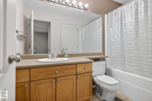 15726 141 Street Nw, Edmonton, AB - Indoor Photo Showing Bathroom