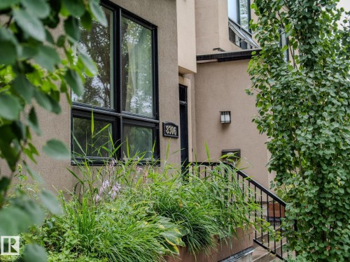 8306 108 Street, Edmonton, AB - Outdoor