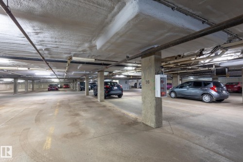 404 11446 40 Avenue, Edmonton, AB - Indoor Photo Showing Garage