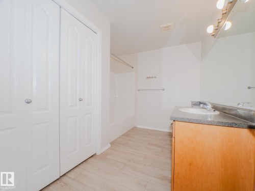 209 12111 51 Avenue, Edmonton, AB - Indoor