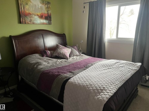172 Callingwood Place, Edmonton, AB - Indoor Photo Showing Bedroom