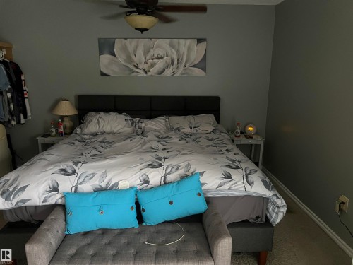 172 Callingwood Place, Edmonton, AB - Indoor Photo Showing Bedroom