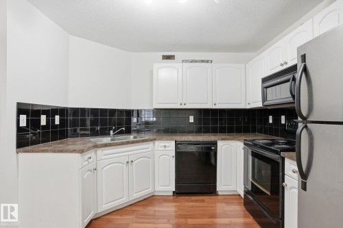 43 150 Edwards Drive, Edmonton, AB - Indoor Photo Showing Kitchen With Double Sink
