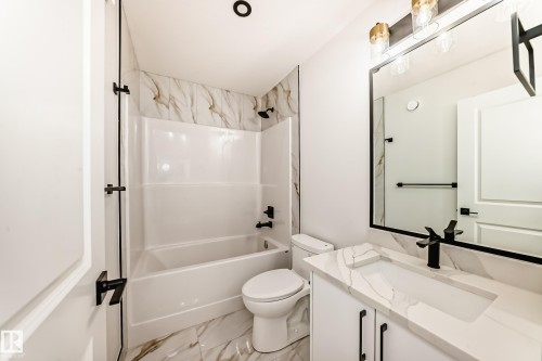24 Westwyck Link, Spruce Grove, AB - Indoor Photo Showing Bathroom