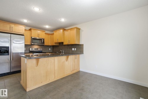 5324 165 Avenue, Edmonton, AB - Indoor Photo Showing Kitchen With Stainless Steel Kitchen