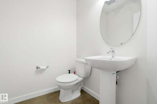 5324 165 Avenue, Edmonton, AB - Indoor Photo Showing Bathroom