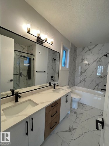 11708 126 Street, Edmonton, AB - Indoor Photo Showing Bathroom