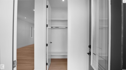 11708 126 Street, Edmonton, AB - Indoor