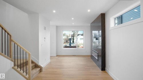 11708 126 Street, Edmonton, AB - Indoor Photo Showing Other Room