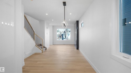 11708 126 Street, Edmonton, AB - Indoor Photo Showing Other Room