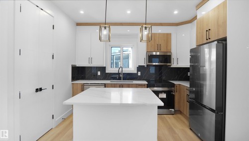 11708 126 Street, Edmonton, AB - Indoor Photo Showing Kitchen With Stainless Steel Kitchen With Upgraded Kitchen