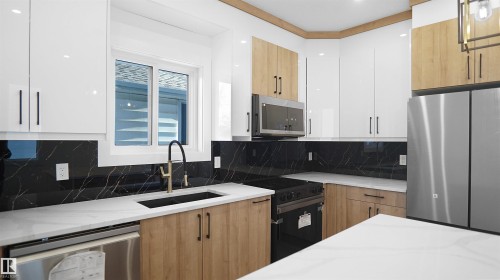 11708 126 Street, Edmonton, AB - Indoor Photo Showing Kitchen With Upgraded Kitchen