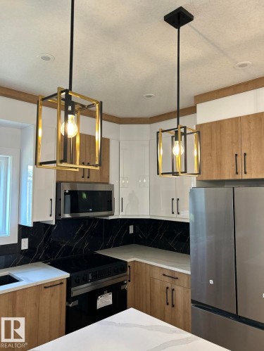 11708 126 Street, Edmonton, AB - Indoor Photo Showing Kitchen