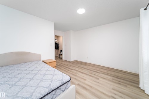 30 130 Hyndman Crescent Nw, Edmonton, AB - Indoor Photo Showing Bedroom