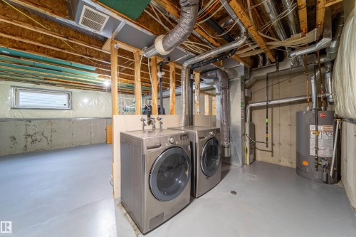 30 130 Hyndman Crescent Nw, Edmonton, AB - Indoor Photo Showing Laundry Room