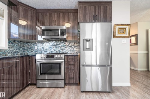 14815 78 Street, Edmonton, AB - Indoor Photo Showing Kitchen With Upgraded Kitchen