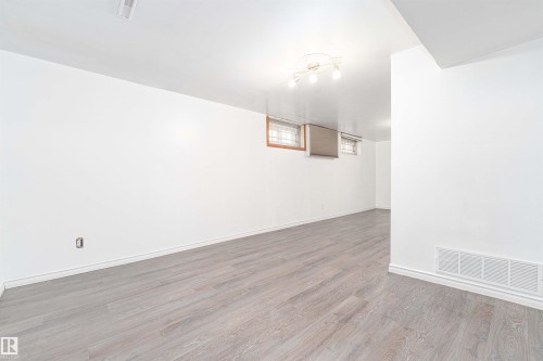 14815 78 Street, Edmonton, AB - Indoor Photo Showing Other Room