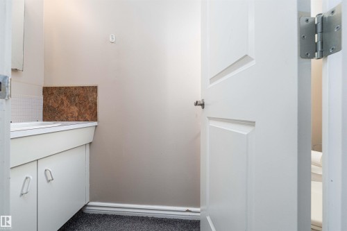 14815 78 Street, Edmonton, AB - Indoor Photo Showing Other Room