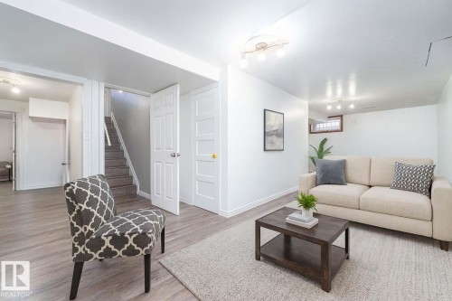 14815 78 Street, Edmonton, AB - Indoor Photo Showing Living Room