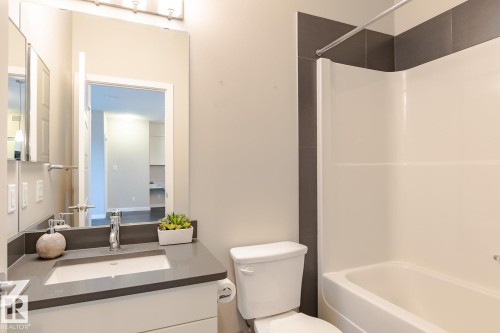 406 1144 Adamson Drive, Edmonton, AB - Indoor Photo Showing Bathroom