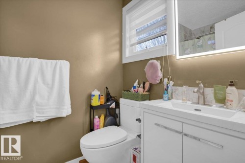 3635 44 Street, Edmonton, AB - Indoor Photo Showing Bathroom