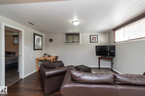 3418 120 Avenue, Edmonton, AB - Indoor