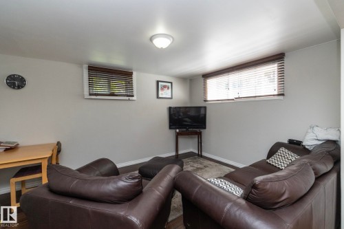 3418 120 Avenue, Edmonton, AB - Indoor