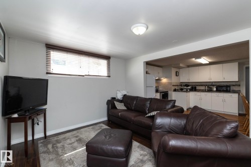 3418 120 Avenue, Edmonton, AB - Indoor