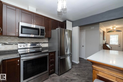 3418 120 Avenue, Edmonton, AB - Indoor Photo Showing Kitchen
