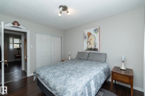 3418 120 Avenue, Edmonton, AB - Indoor Photo Showing Bedroom