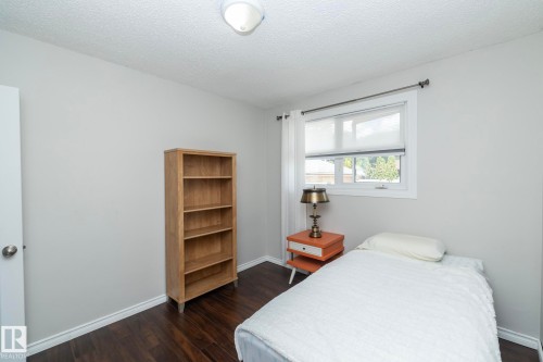 3418 120 Avenue, Edmonton, AB - Indoor Photo Showing Bedroom