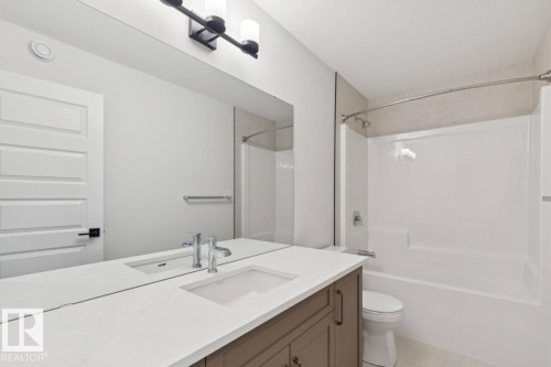 5013 Cawsey Link Sw, Edmonton, AB - Indoor Photo Showing Bathroom
