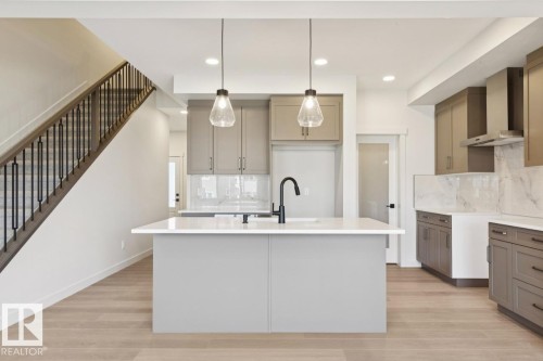 5013 Cawsey Link Sw, Edmonton, AB - Indoor Photo Showing Kitchen