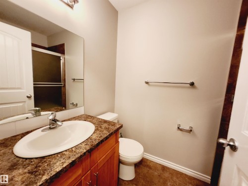 12124 122 Street, Edmonton, AB - Indoor Photo Showing Bathroom